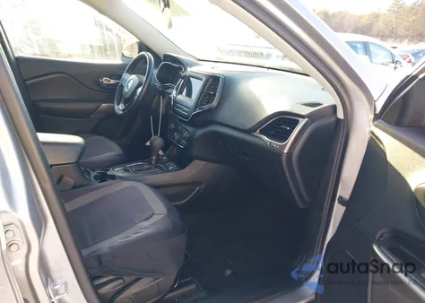 2019 Jeep Cherokee Latitude 4X4 from USA, damaged, VIN 1C4PJMCX7KD125357